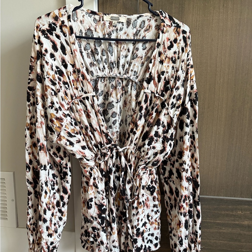 Gimmicks by BKE Abstract Print Top